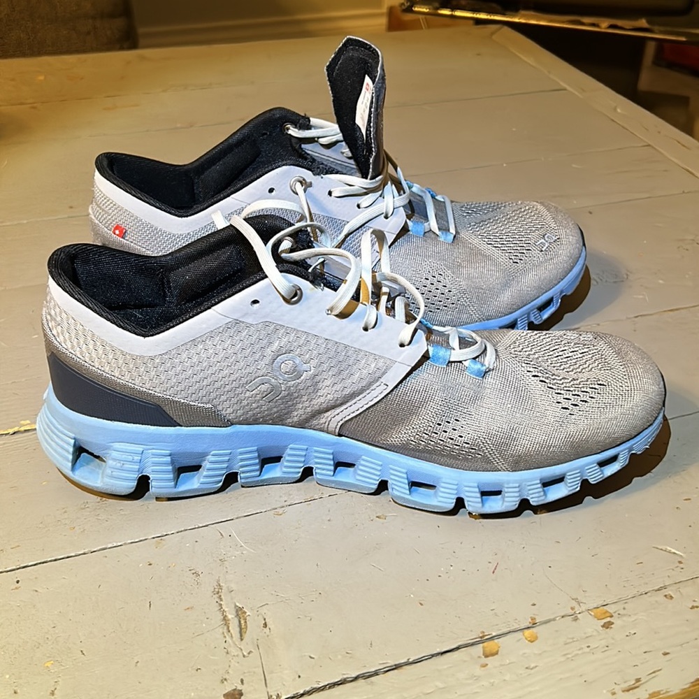 On Cloud Running Shoes. Men’s Size 10. Excellent Condition. Worn very little.